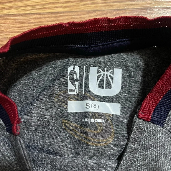 Cleveland Cavaliers Youth Shirt Small - Picture 3 of 4